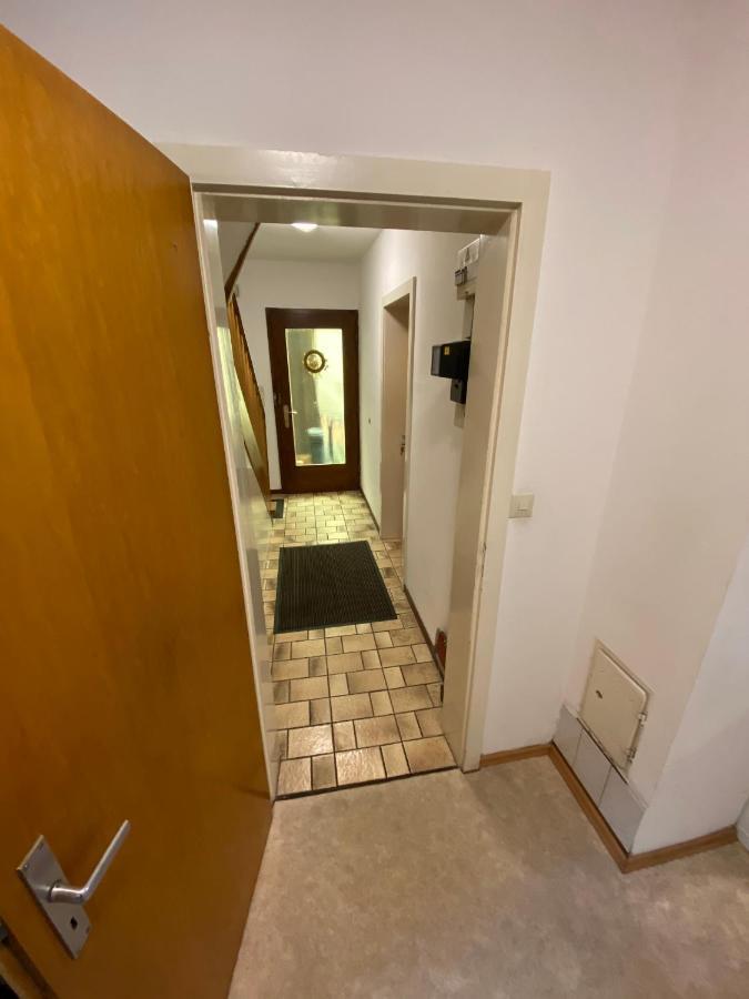 Einfaches Haus Mit Privatzimmern Und Gemeinschaftsraeumen Heilbronn Exteriör bild